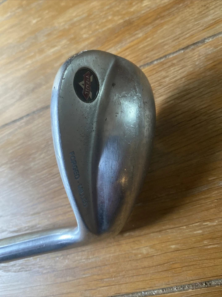 MacGregor EZ Out lámina en V forjada 56* cuña de arena derecha TT DG acero rígido (R3497) Foto 3 de 4