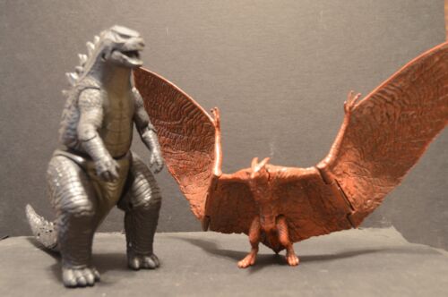 Modellino Toho Godzilla 6,5"" busto si muove su e giù e Rodan 3,5 - Foto 1 di 9