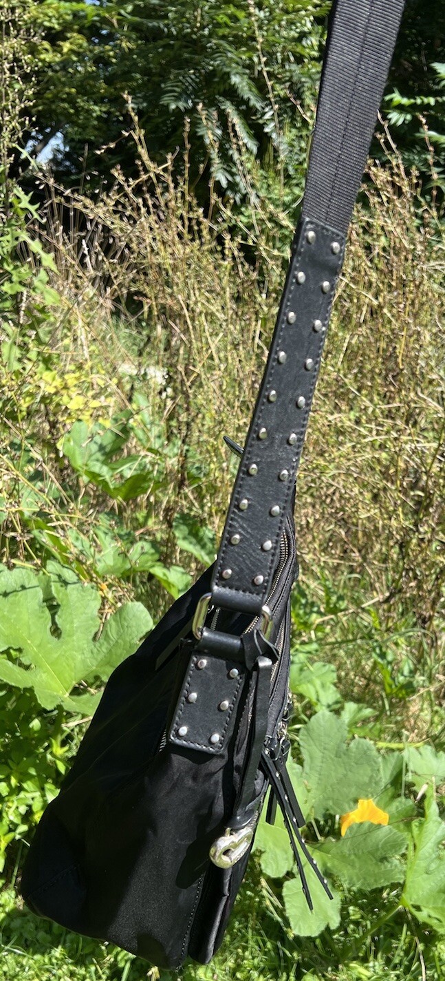 Picture 5 of 24
