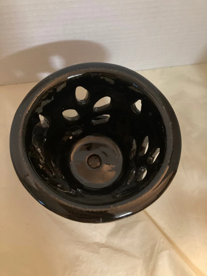 SOPORTE VELA CERÁMICA NEGRO 5 1/4"D X 4.5"H CON PLATILLO ADJUNTO Foto 2 de 4