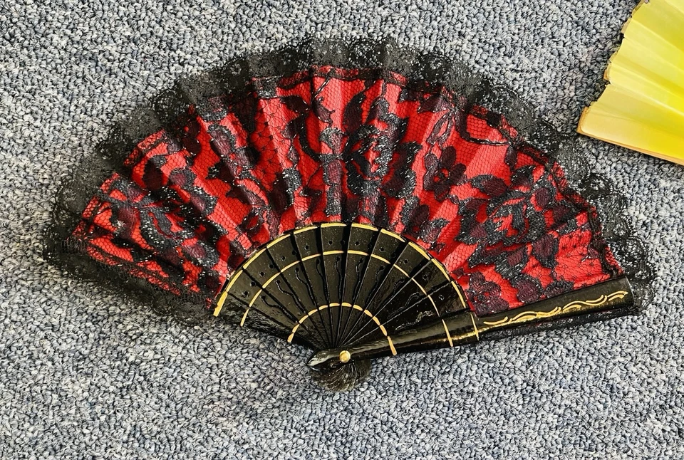 Lote de 5 ventiladores de mano de colección - 2 tamaños de cartera en el centro de la foto principal + 3 más Foto 2 de 4