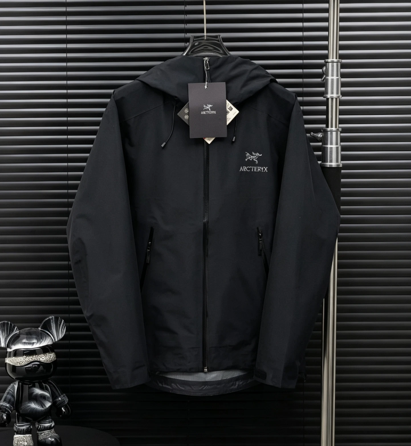Arcteryx BETA LT winter Jacket Men’s Black Size L new - product detail image 1
