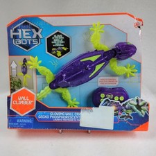 HEX BOTS Wall Crawler Gecko RC Lizard LED Eyes Climbs Walls NIB
