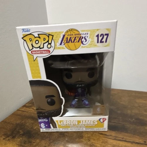 Funko NBA LeBron James Los Angeles Lakers Pop! Vinyl Figure #127