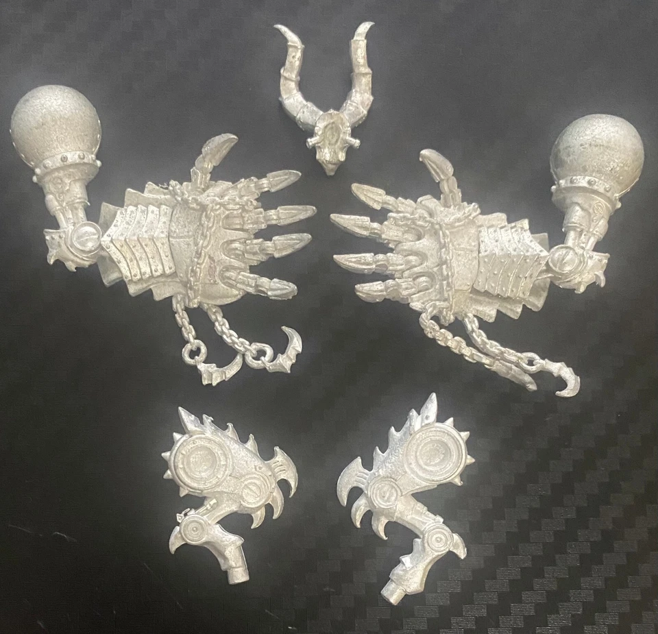 privateer press: warmachine - cryx death jack, claws + legs/head, unused. - Image 2 of 2