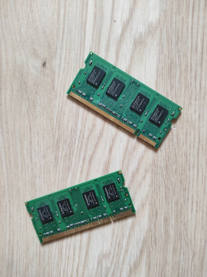 Kingston 2GB (2x1GB) DDR2-667 SODIMM RAM (KVR667D2S5/1G) PC2-5300 - Image 2 of 2