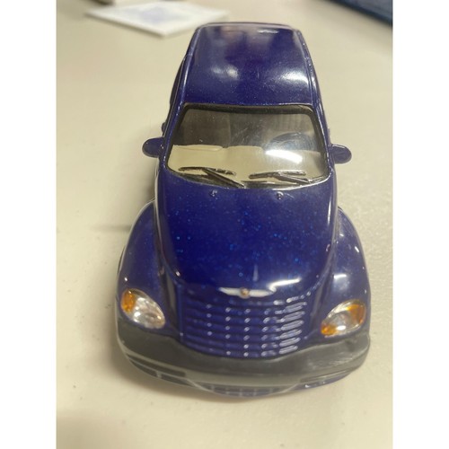 PT Cruiser Die Cast 1/34 Daimler Chrysler Corporation 2000 Saico - Picture 5 of 10
