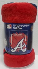 Atlanta Braves 46" por 60" Peluche Dimensional Micro Raschel Manta - MLB