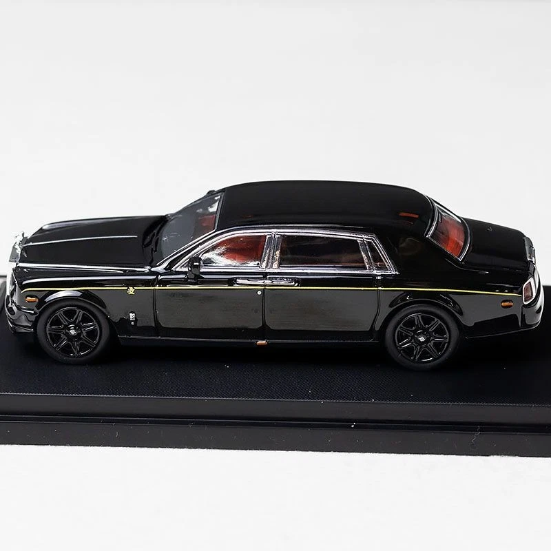 NOV 2025 STREET WARRIOR SW 1/64 RR Rolls Royce Phantom VII Black Diecast Car - Image 3 of 4