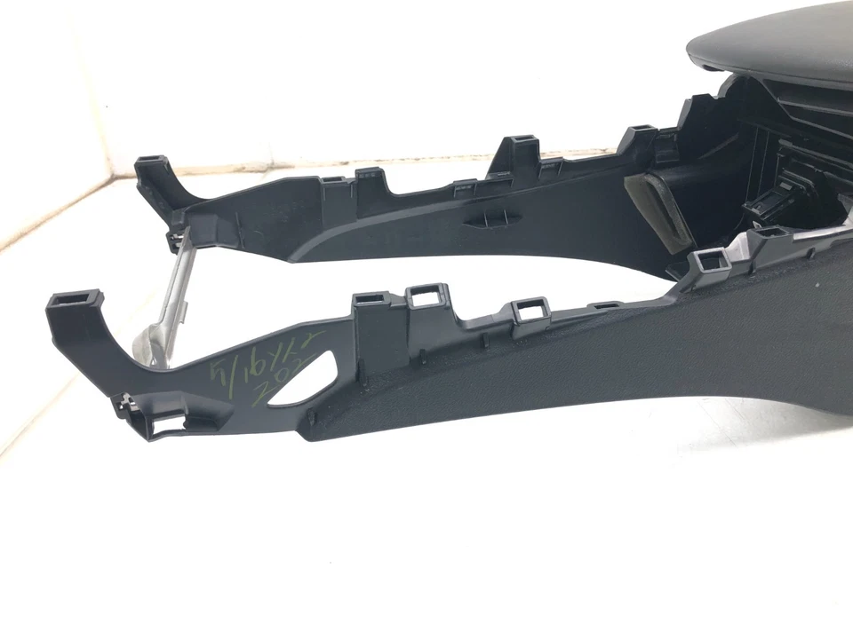 2013-2015 LEXUS GS450H GS350 FRONT CENTER CONSOLE FRAME W/ ARMREST LID OEM. - Image 3 of 4
