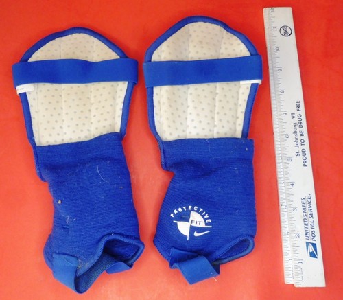 Max-Air Schienbeinschoner ca. 11 cm lang. Guter Zustand - Bild 2 von 2