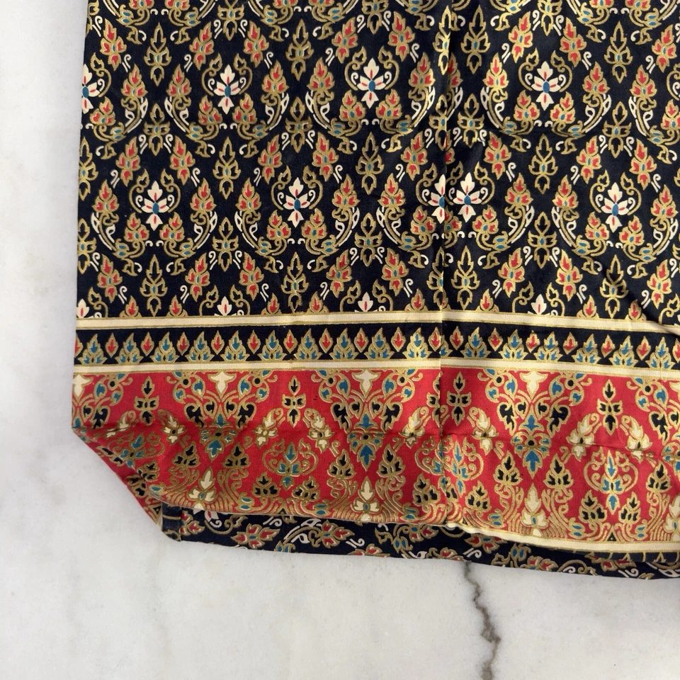 Bolso de hombro de algodón tailandés NOVICA - Cartera artesanal hecha a mano negra roja dorada Foto 2 de 4