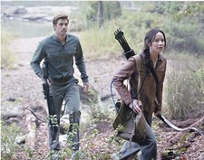 LIAM HEMSWORTH SIGNED 8X10 PHOTO AUTHENTIC AUTOGRAPH THE HUNGER GAMES COA B