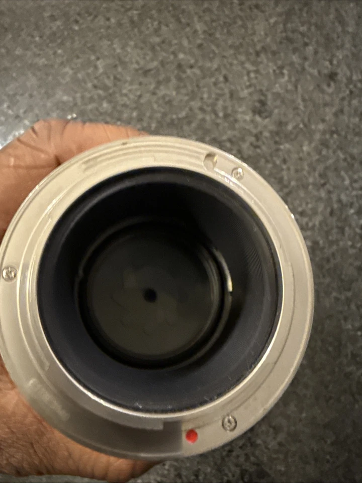 Lente COMO NUEVA Rokinon 85 mm T1.5 AS IF UMC II CINE Montaje Sony E Foto 4 de 4