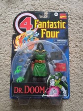 Marvel Fantastic Four Legends Retro Dr DOCTOR DOOM in Hand