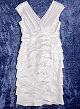Adrianna Papell Dress Pearl Champagne V-Neck Tiered Ruffle Cocktail Party Size 6
