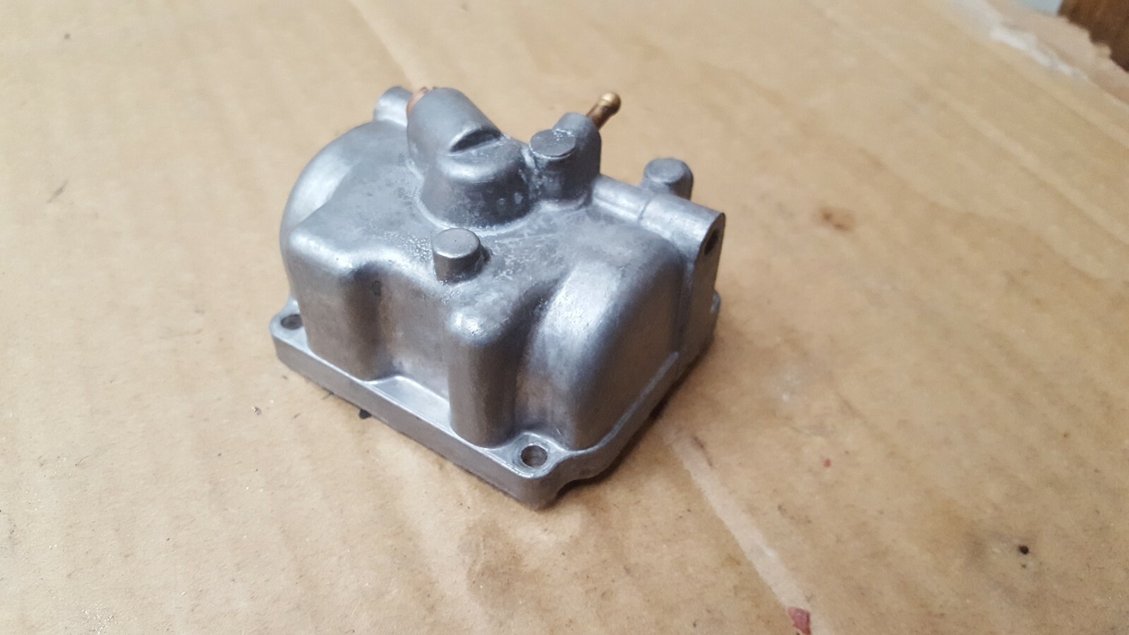 1979 Yamaha RD400 RD400F DAYTONA right side carburetor float bowl