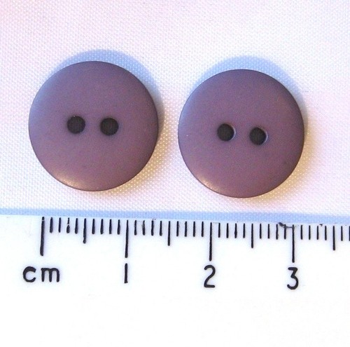 100 x Purple Grey round Plastic Buttons 15mm 2 holes British Wholesale Joblot - Picture 2 of 3