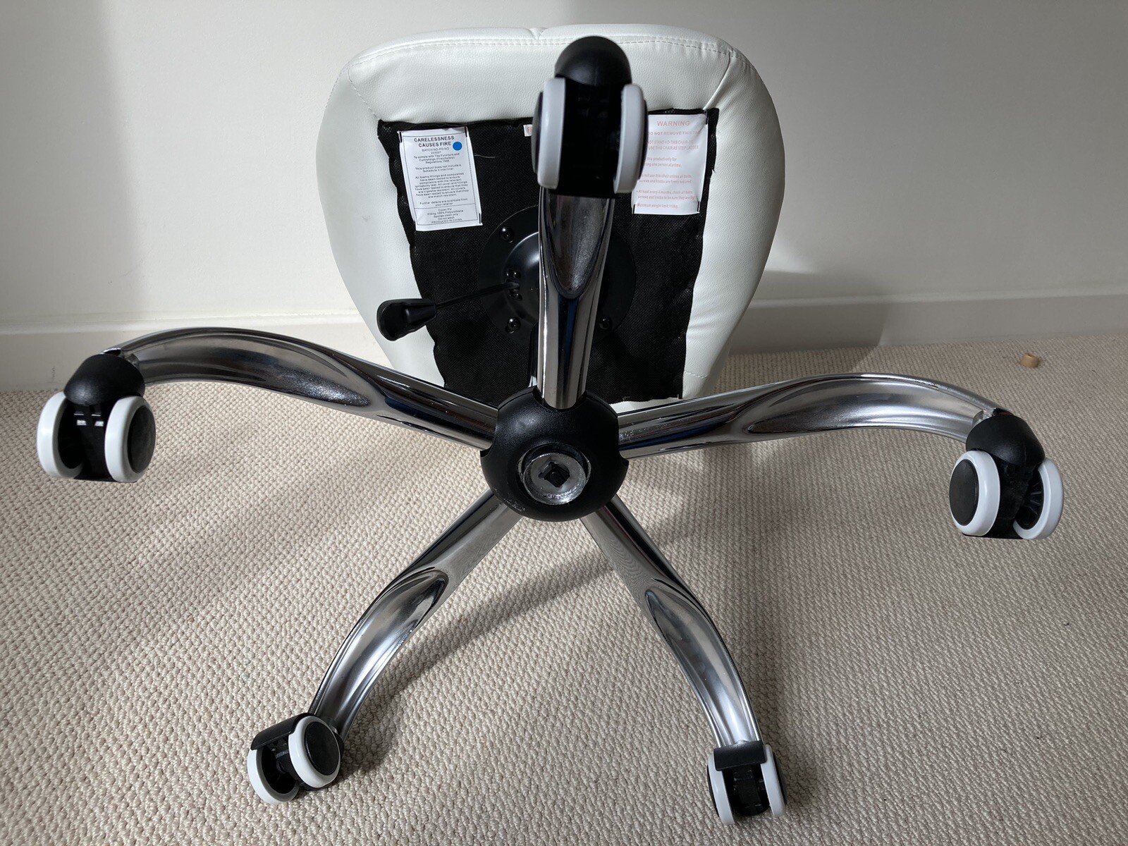Boutique Faux Leather Office Chair White eBay