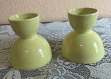 TAYLOR SMITH TAYLOR LURAY? MIDCENTURY MODERN POTTERY YELLOW SPECKLED EGG CUPS