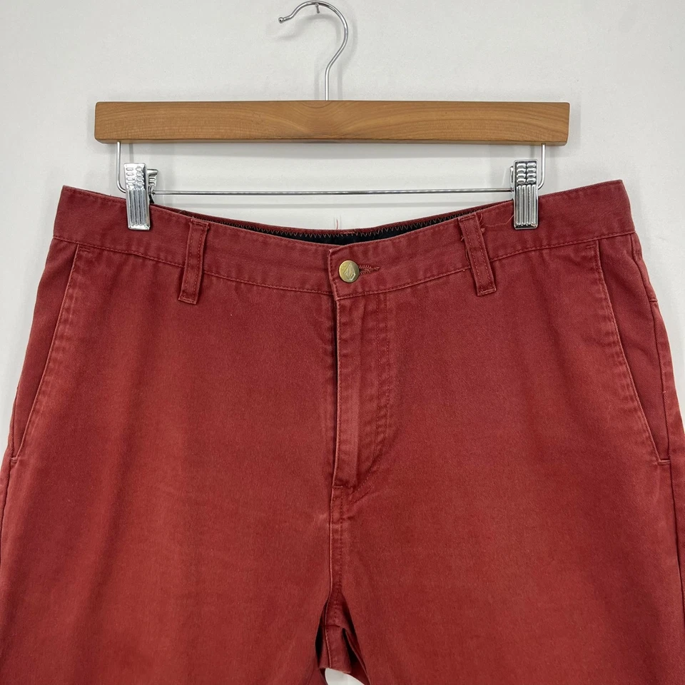 Volcom Chino Shorts Men's Size 32 Red Flat Front Cotton Skate Y2K 10" Inseam - Image 2 of 4