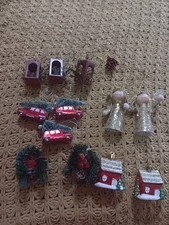 Assorted Lot Of Christmas Ornaments  13 Pieces