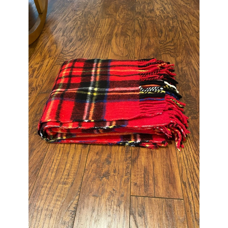 Качественное красное клетчатое плед с краем бахромы 54 дюйма x 61 дюйм тип тяжелой фланели - Изображение 3 из 4