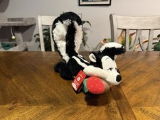New Hallmark Looney Tunes PEPE LE PEW Valentines SWEET ON YOU Talking 13" Plush