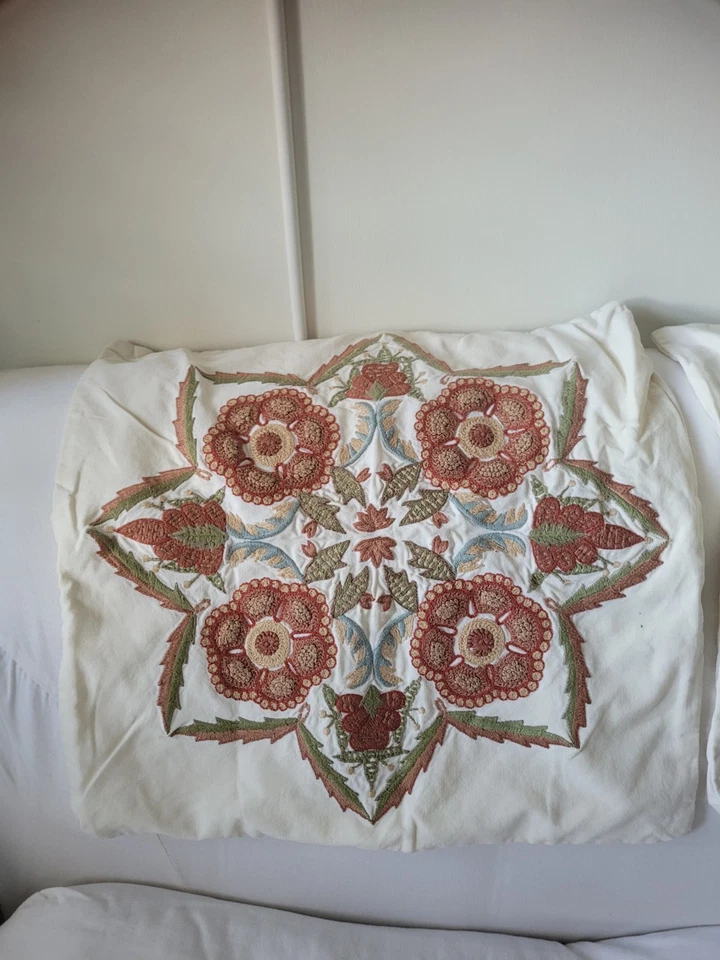 POTTERY BARN MEDALLION FLORAL CREWEL ACCENT PILLOW COVER PAIR 20”x20” - Image 4 of 4