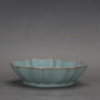 7.1'' Collection Chinese Song Porcelain Ru Kiln Celeste Glaze Sunflower Plate