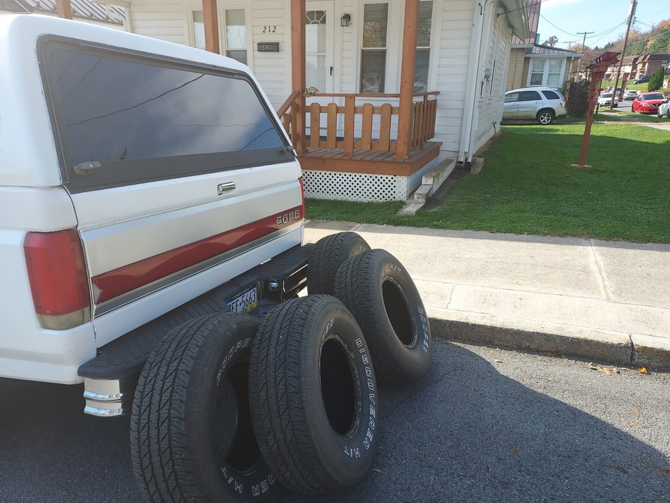 4 used Cooper Discoverer H/T P265/75R15 Tires from 