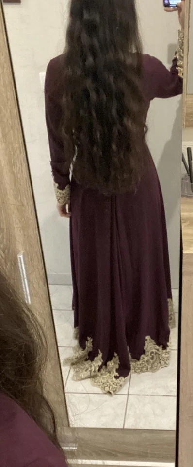 Bordeauxfarbenes Maxikleid mit goldener Spitze – Größe S/M – nur 15 € - Bild 2 von 4