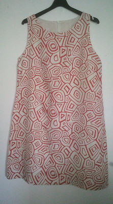 Weißes Leinen-Kleid ärmellos mit rotem Alloverdruck und Innenfutter Gr. 38