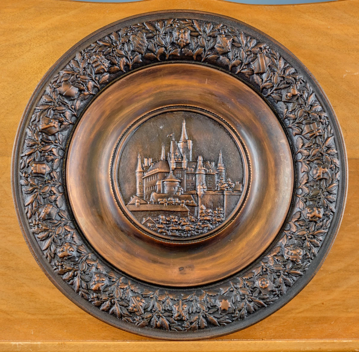 Vintage Wandteller mit Schloß Wernigerode Kupfer oder Bronze? etwa 100 Jahre alt