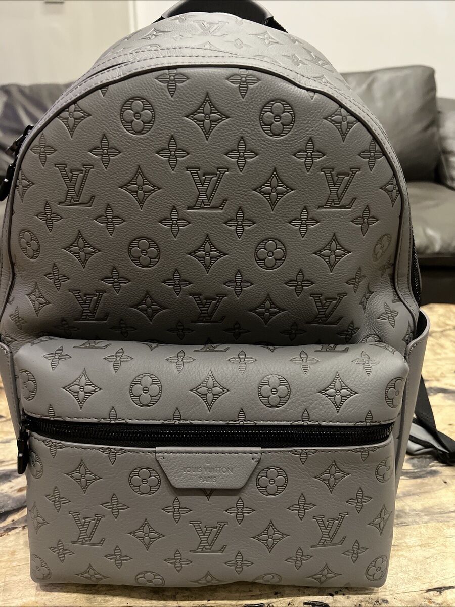 lv discovery backpack