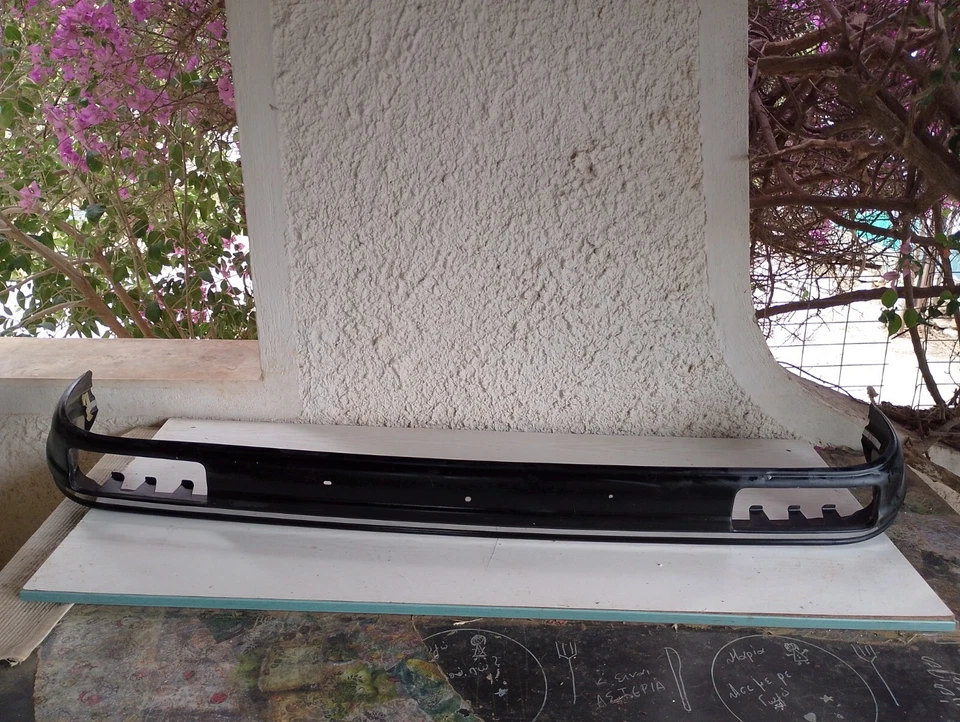 Parachoques delantero original peugeot 104 NOS Foto 2 de 4