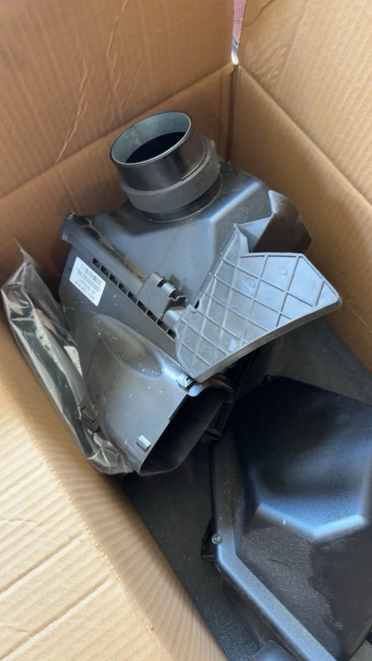 JUEGO DE MONTAJE DE ADMISIÓN CARCASA FILTRO AIRE BMW F90 F91 F92 F93 M5 M8 18-23 OEM Foto 4 de 4