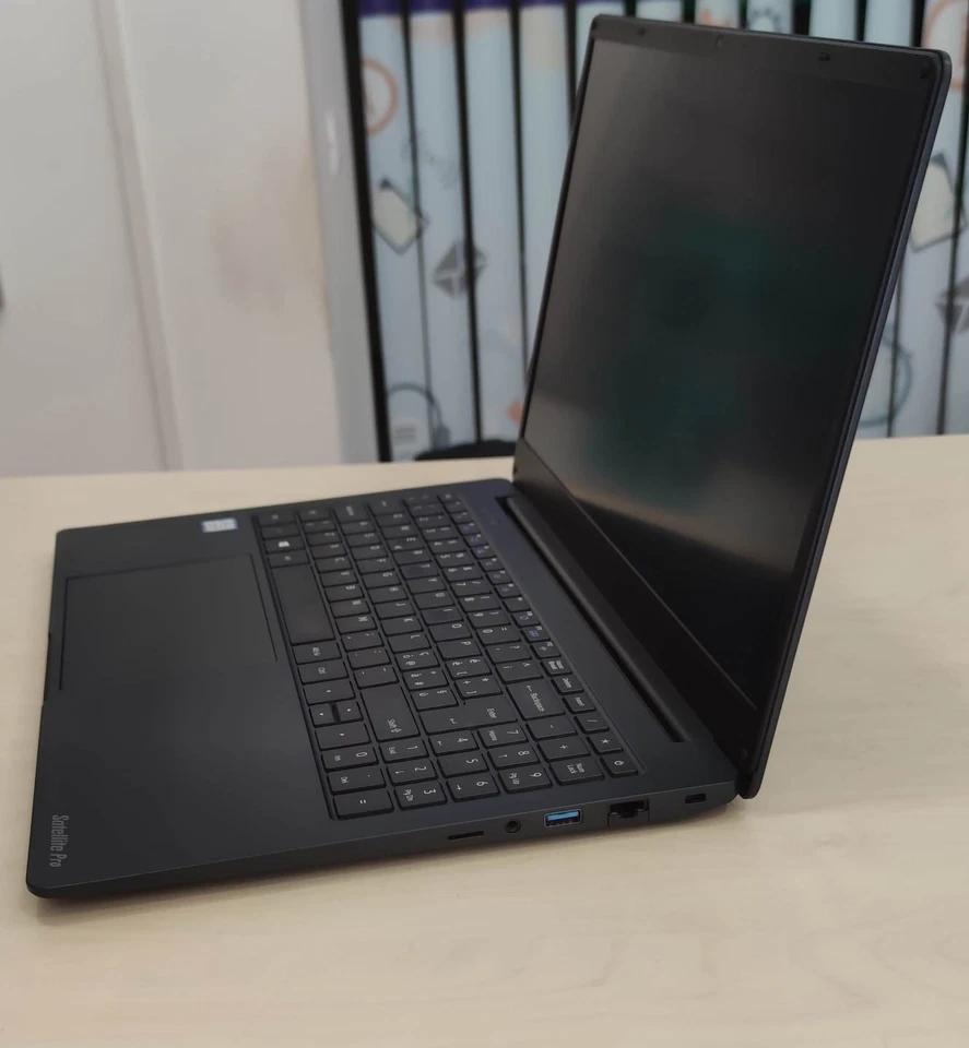 COMPUTER PORTATILE NOTEBOOK TOSHIBA SATELLITE PRO INTEL i5 8GB 256GB SSD - Immagine 2 di 4