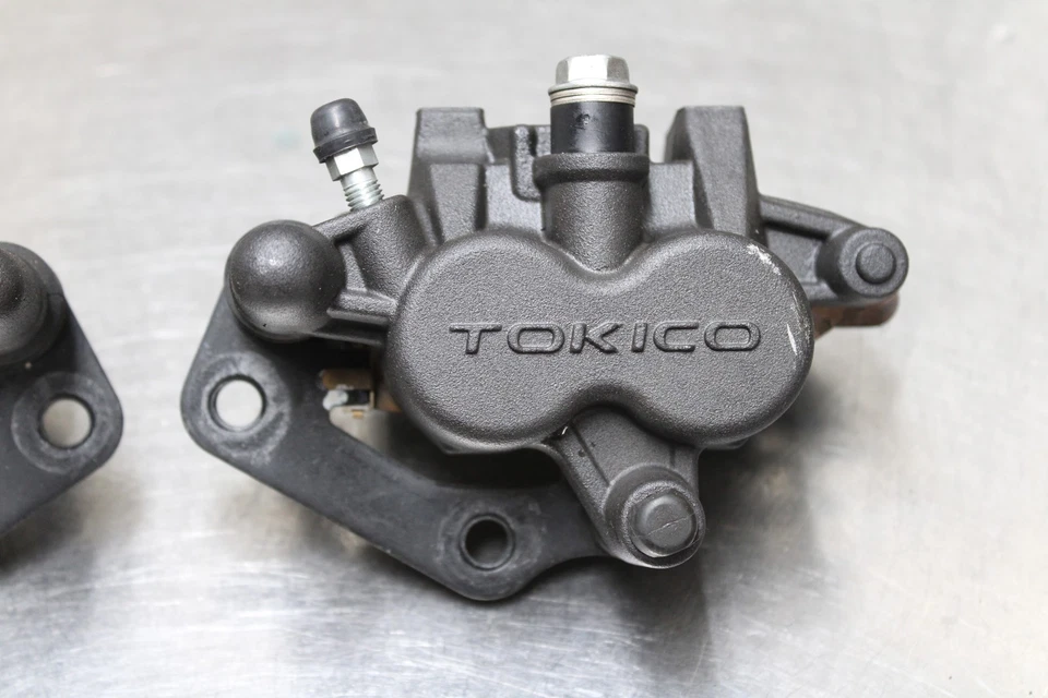 17-24 SUZUKI SV650 SV 650 RIGHT LEFT FRONT BRAKE CALIPER SET PAIR CALIPERS Foto 3 de 4