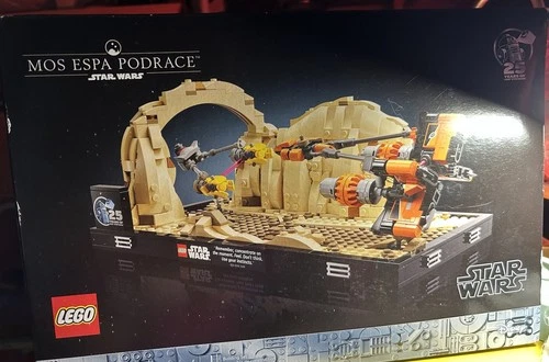 LEGO Set 75380 Star Wars Mos Espa Podrace Diorama New Sealed