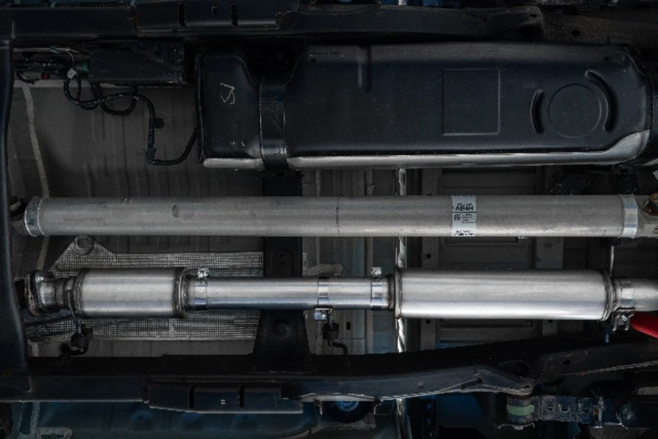 Compatível com 2020-2024 Chevrolet Silverado 3500 HD, 4" tubo de escape - S5093AL - Imagem 4 de 4