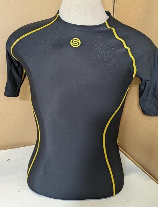 Skins A200 Yellow Skins Compression SKINS A200 YOUTH COMPRESSION - Main Image