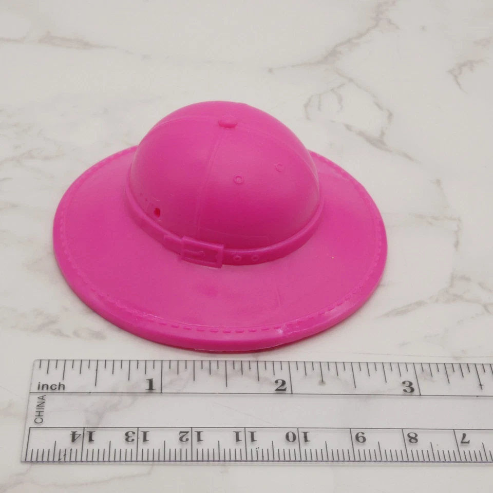 Barbie Extra Fly Muñeca Safari Sombrero Ala Ancha Rosa Cubo Mattel 2023 HPT48 Foto 3 de 3