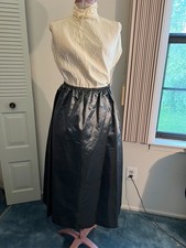 NEW-Unworn Vintage 80s sateen midi-length black skirt. Size S