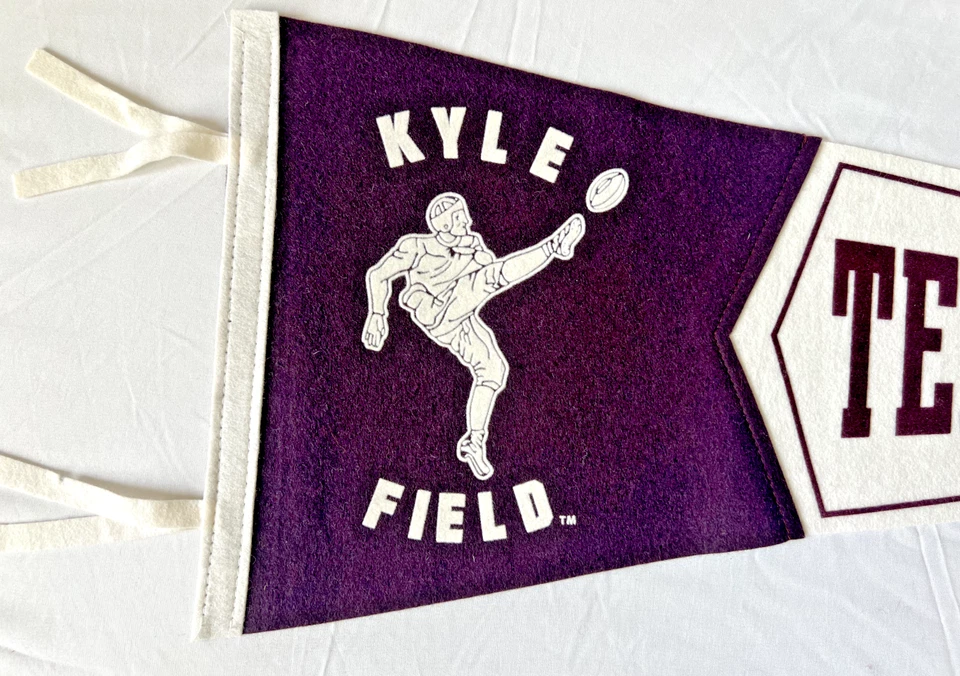 Texas A&M Kyle Field Costurado, Macio, Ótimo Estado, Vários Pennant/Bandeira Disponíveis - Imagem 2 de 4