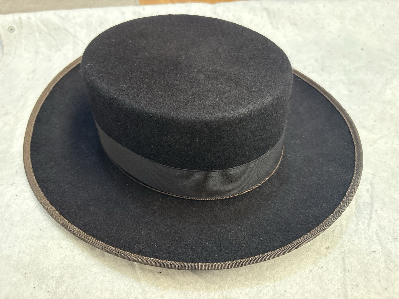 Sombrero de fieltro cordobés español vintage Casa Borne Madrid tradicional español