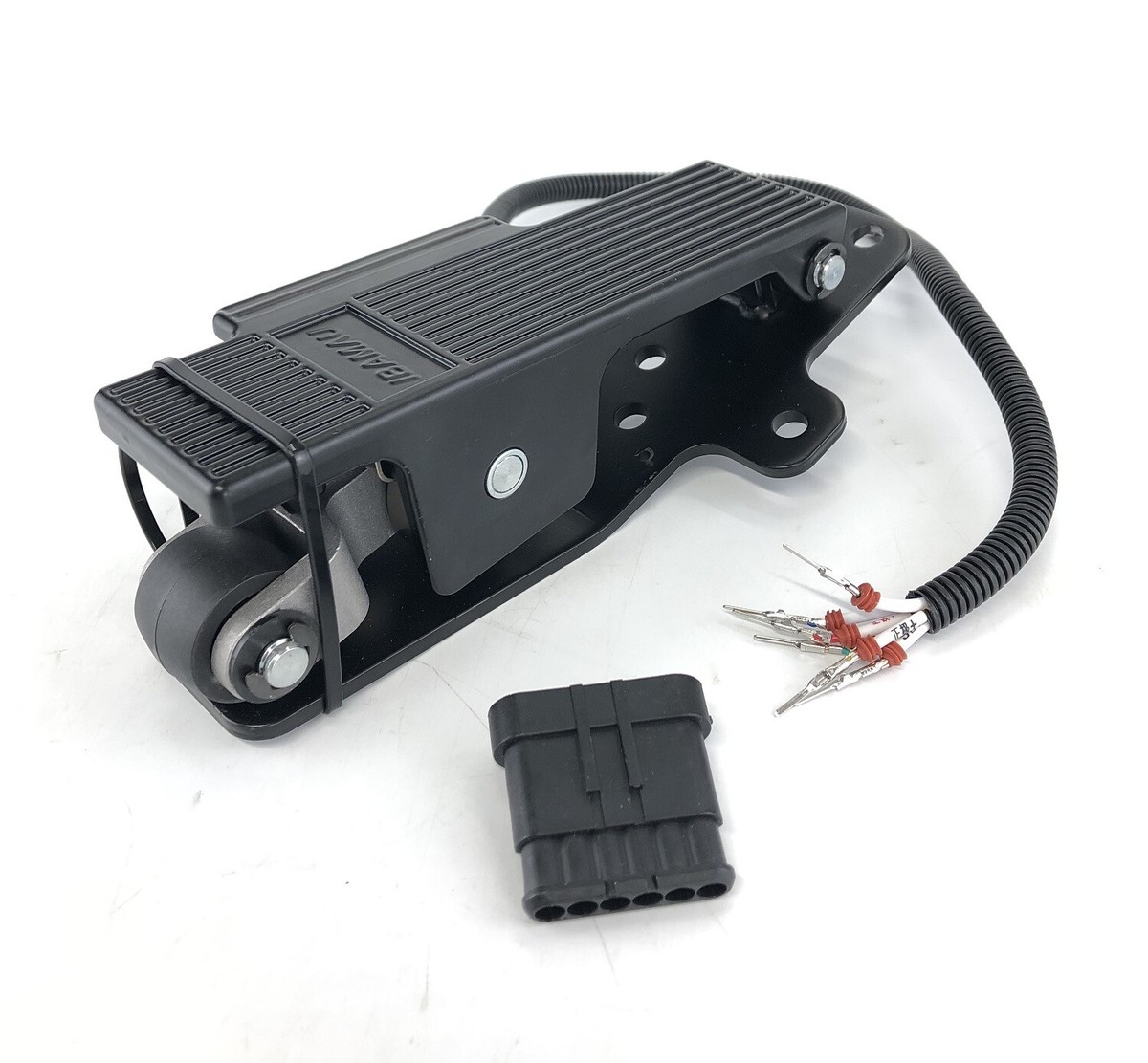 ビーコン140 New Crane Truck Electric Accelerator Pedal 1108010-F57F0 for