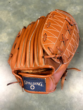 Spaulding Junior Model Baseball mitt