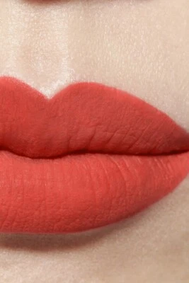 Chanel New Rouge Allure Liquid VelvetMatte Liquid Lipstick 222Spirituelle UVP40€