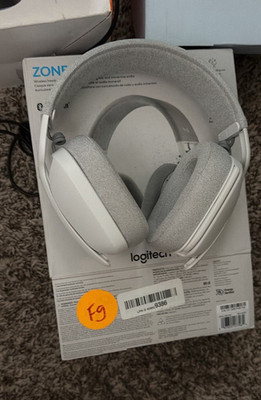 Logitech Zone Vibe 100 Wireless Bluetooth USB-C Over-Ear Headset White/Gray